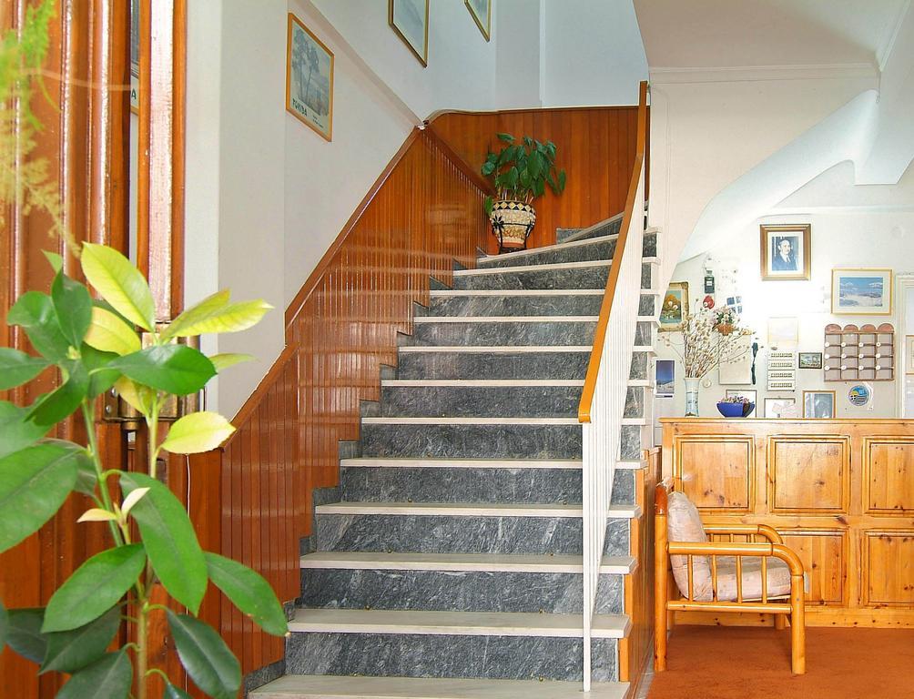 Hotel Athina Delphi Buitenkant foto